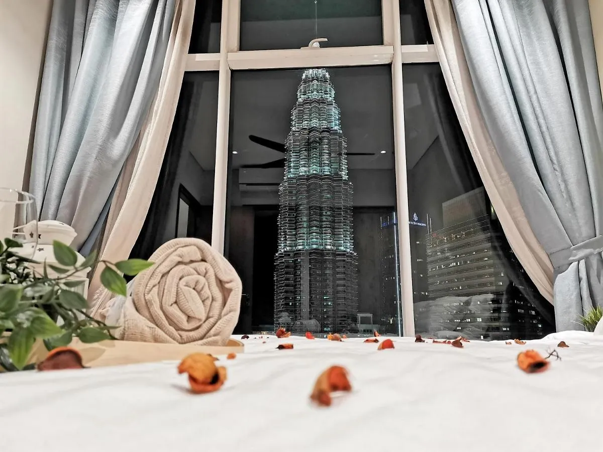 Apartment Sky Suites Klcc Homestay By Birdy Stay Kuala Lumpur
