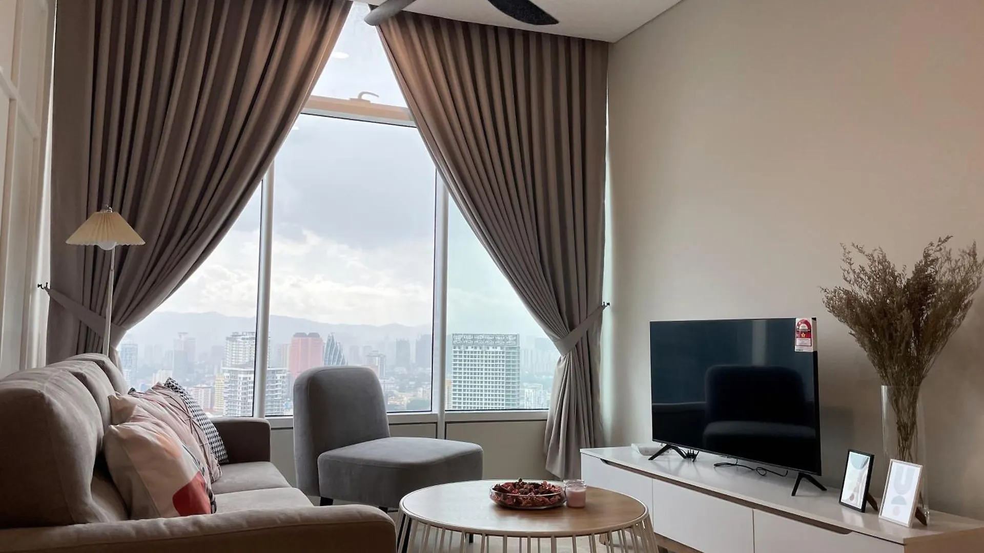 Sky Suites Klcc Homestay By Birdy Stay Kuala Lumpur