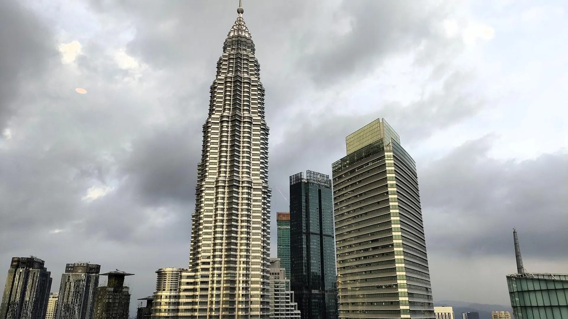 Sky Suites Klcc Homestay By Birdy Stay Kuala Lumpur