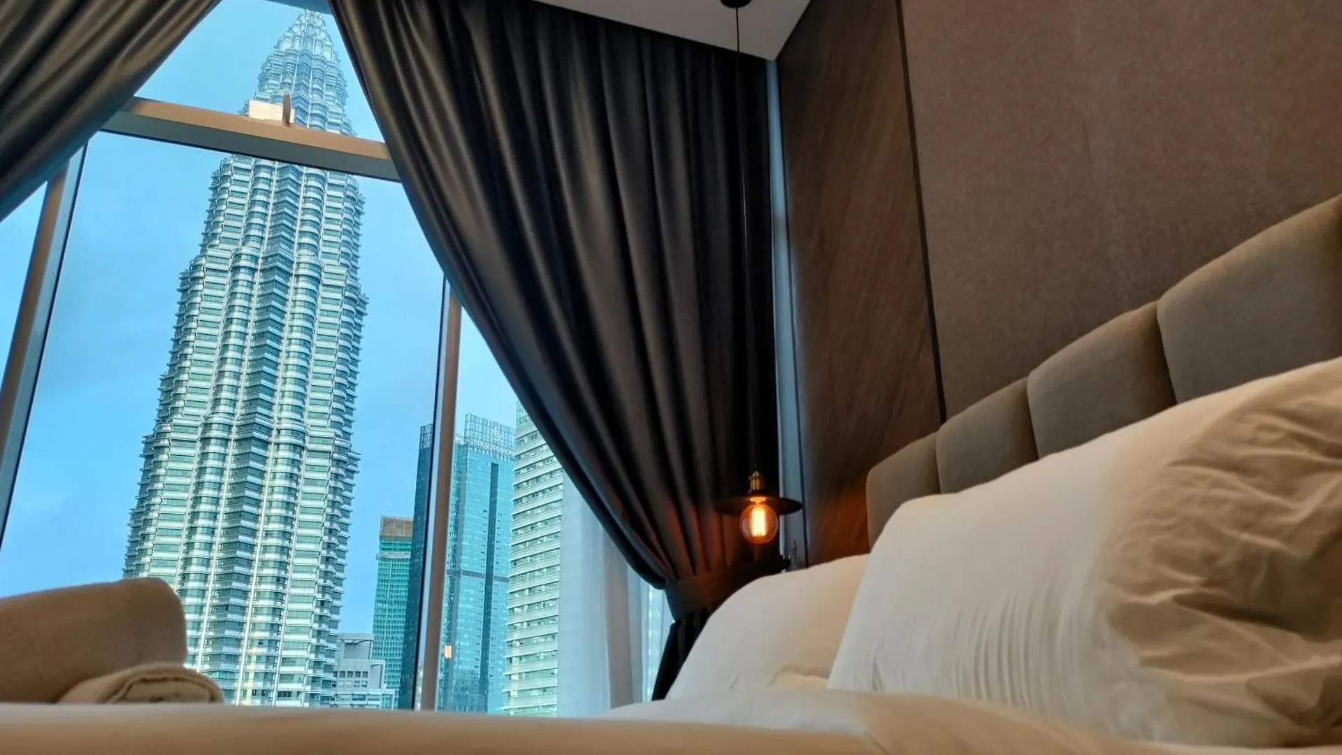 Sky Suites Klcc Homestay By Birdy Stay Kuala Lumpur 0*,