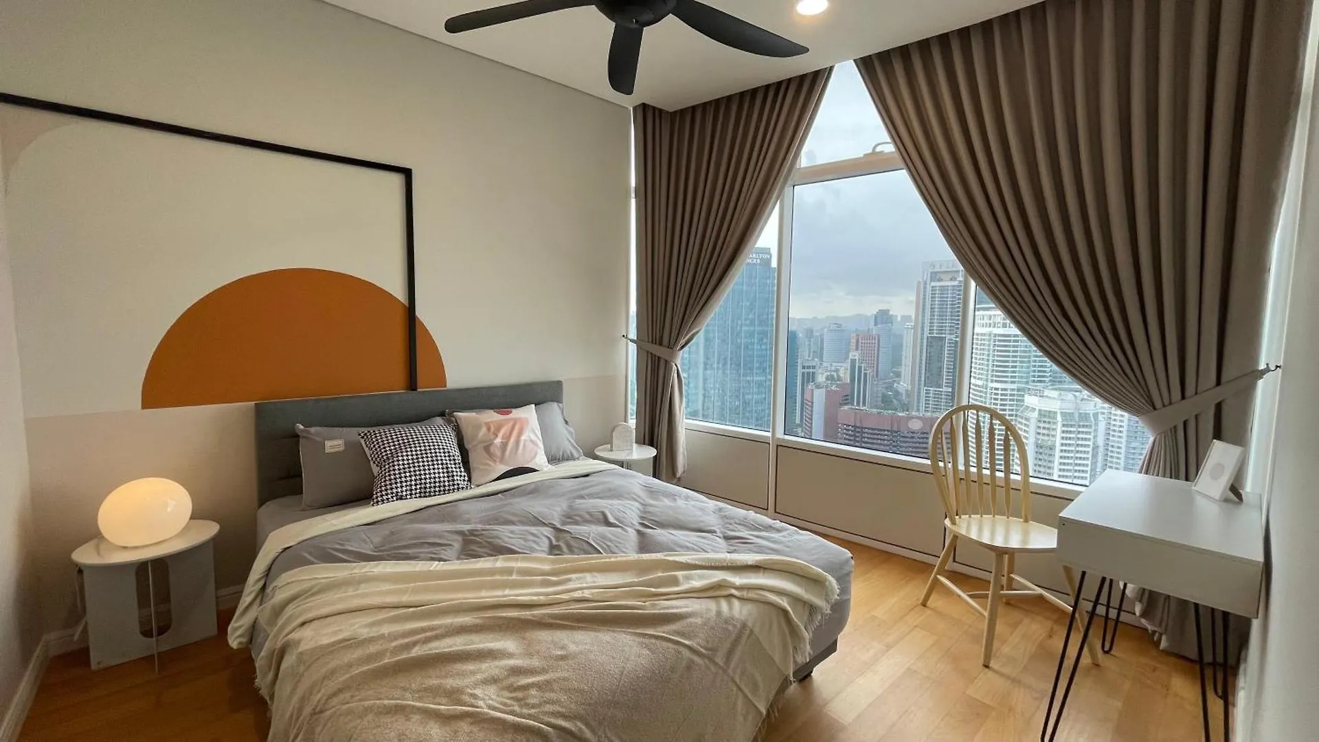 Apartment Sky Suites Klcc Homestay By Birdy Stay Kuala Lumpur