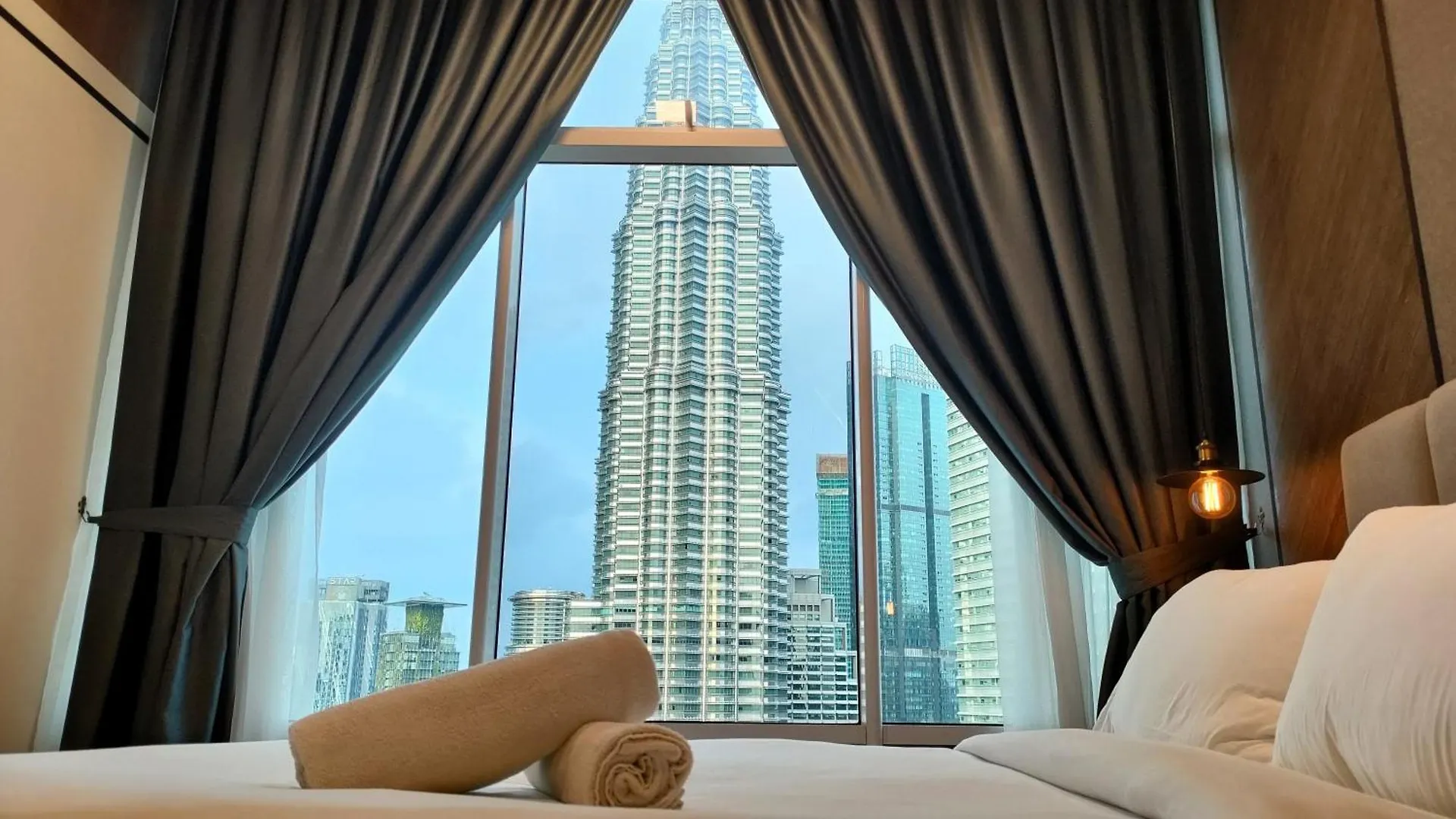 Sky Suites Klcc Homestay By Birdy Stay Kuala Lumpur
