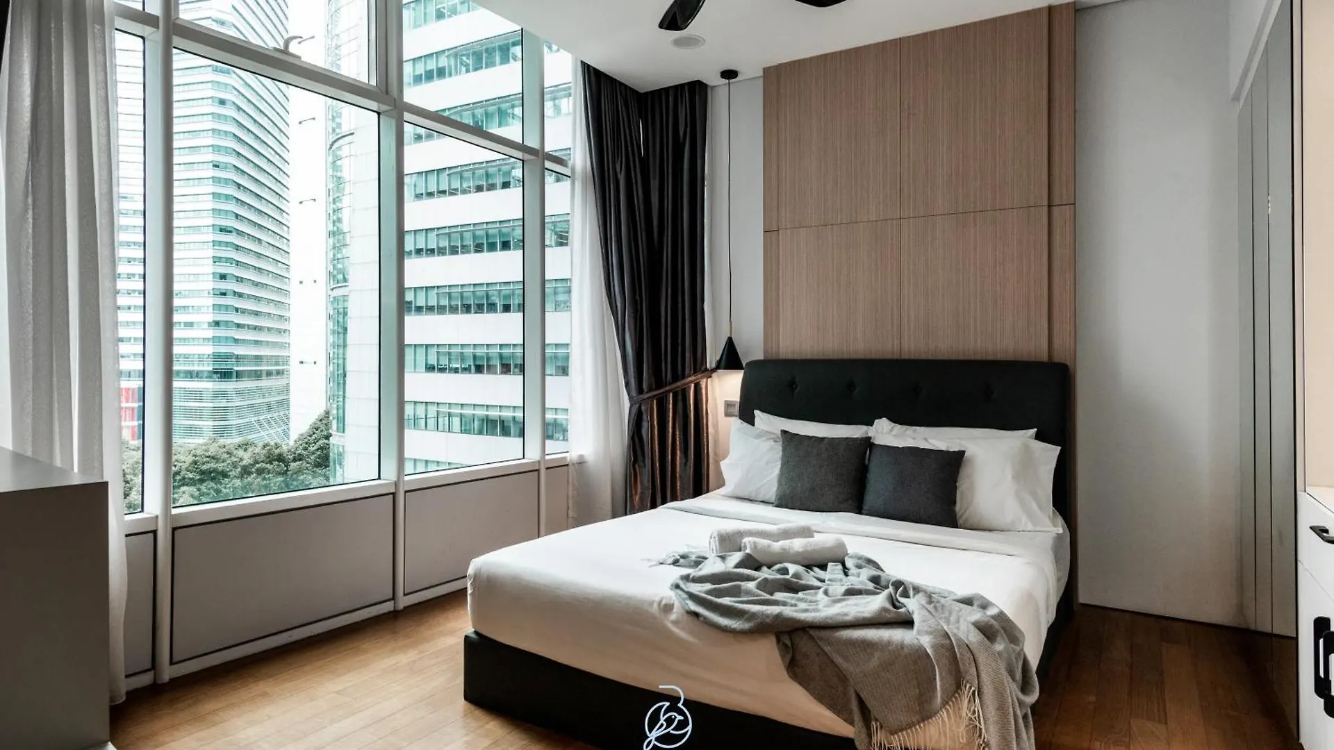 Apartment Sky Suites Klcc Homestay By Birdy Stay Kuala Lumpur