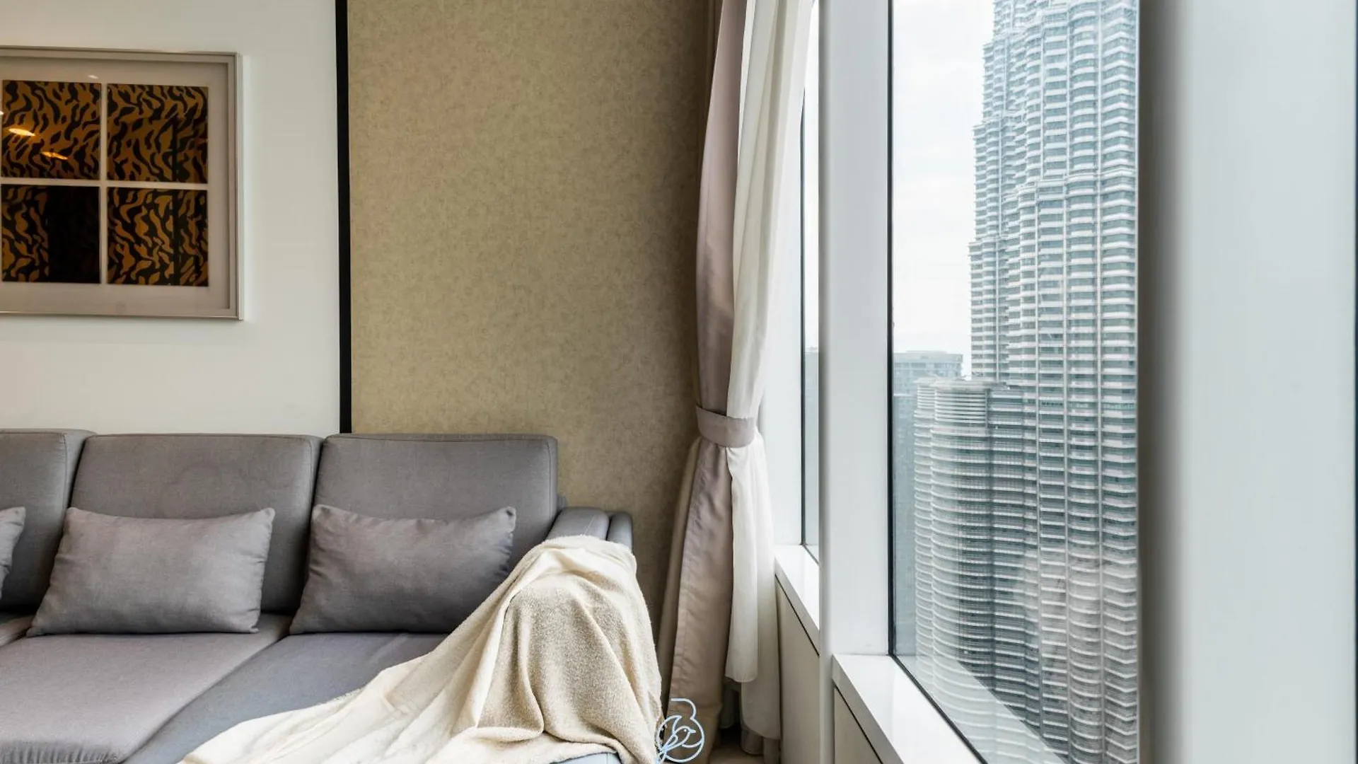 Sky Suites Klcc Homestay By Birdy Stay Kuala Lumpur Malaysia